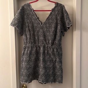 Express scalloped romper XL